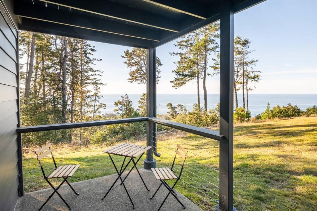 Driftwood Lodge ~ 5 Bedroom / 7 Bath ~ 30-Acre Private Estate On Hwy 1 ~ Hot Tub ~ Oceanview ~ Reunions & Retreats Walsh Landing Exterior foto