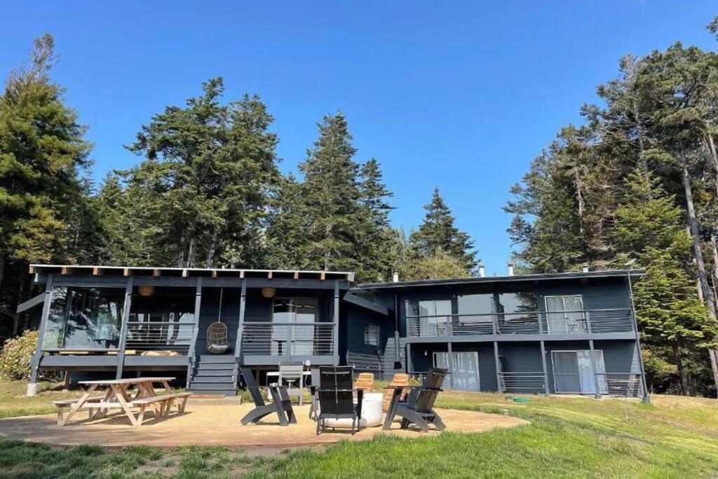 Driftwood Lodge ~ 5 Bedroom / 7 Bath ~ 30-Acre Private Estate On Hwy 1 ~ Hot Tub ~ Oceanview ~ Reunions & Retreats Walsh Landing Exterior foto