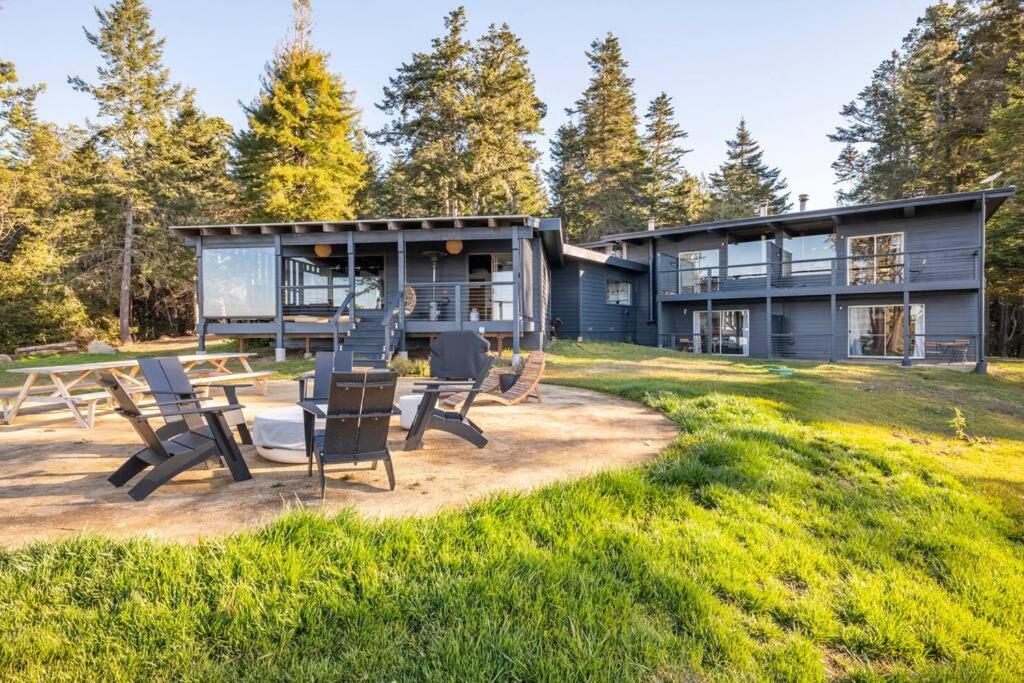 Driftwood Lodge ~ 5 Bedroom / 7 Bath ~ 30-Acre Private Estate On Hwy 1 ~ Hot Tub ~ Oceanview ~ Reunions & Retreats Walsh Landing Exterior foto